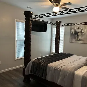  Apartment Favored