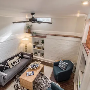  Apartment Walk To It In Downtown, Double King Beds